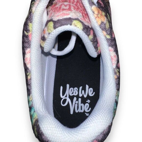 Yes We Vibe Bloom and Be Flowerful Grey/Pink Women's 9.5 - Picture 8 of 10